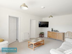 Sitting room- click for photo gallery